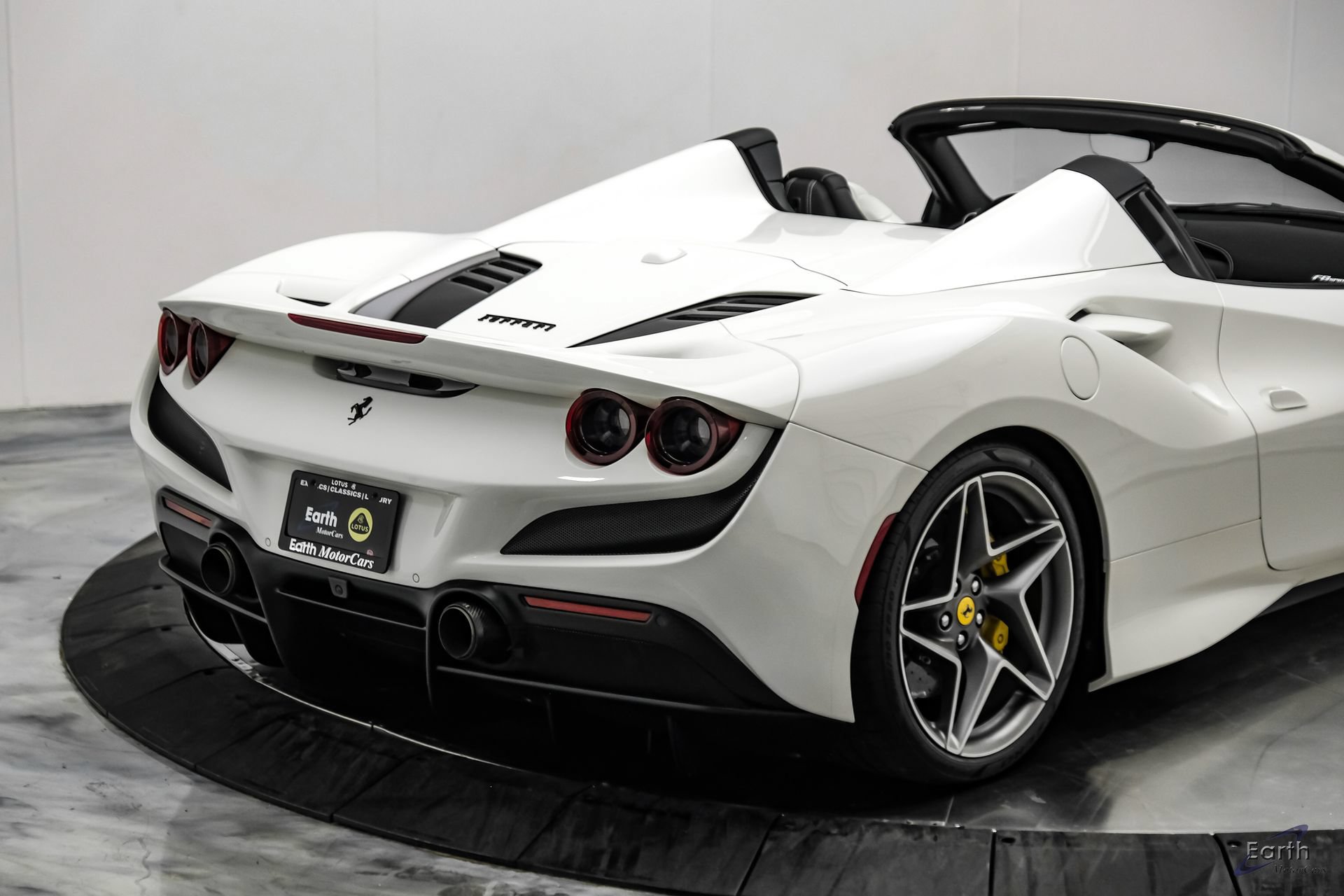 Used 2022 Ferrari F8 Tributo RWD image 25