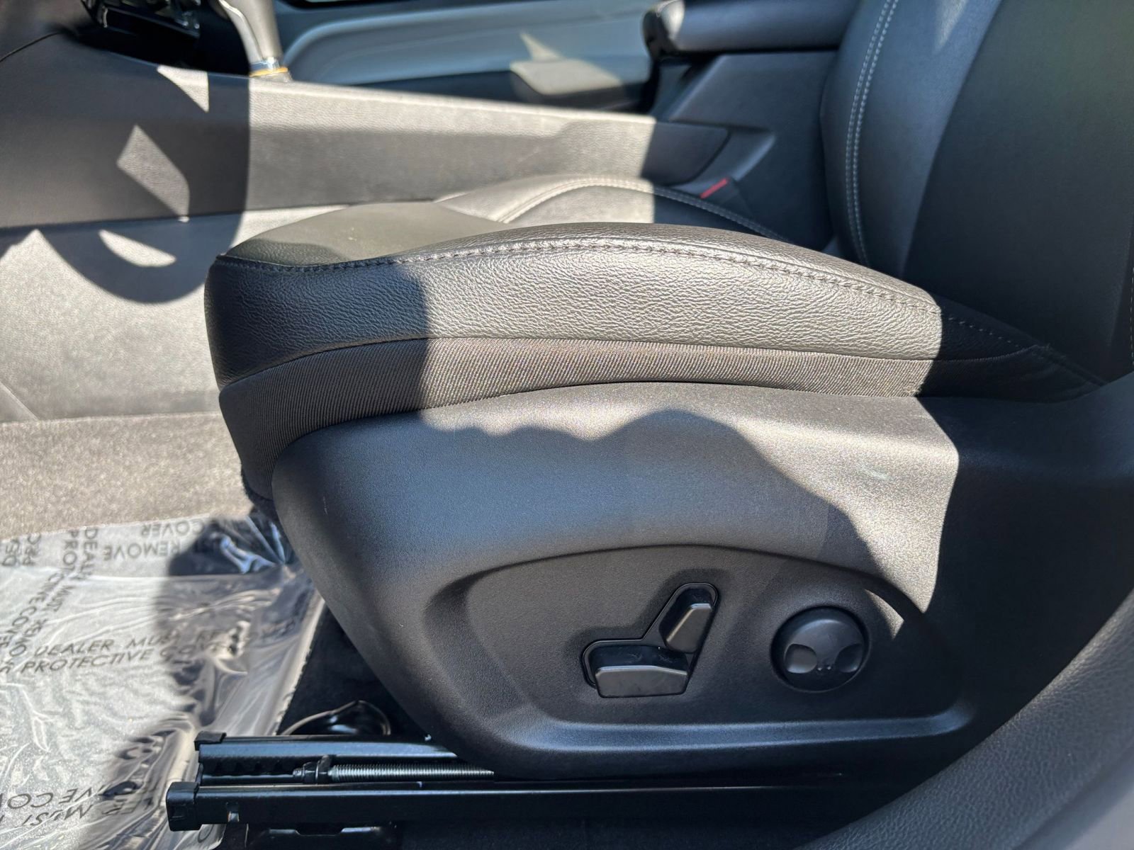 Used 2025 Jeep Compass Limited image 23