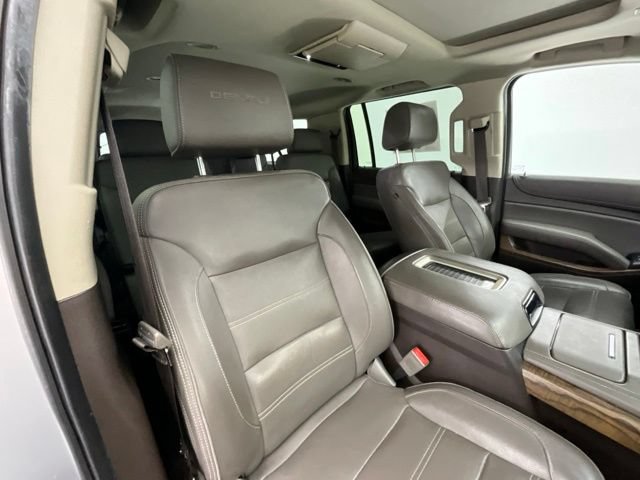 Used 2019 GMC Yukon XL Denali w/ Denali Ultimate Package AWD/4WD image 14
