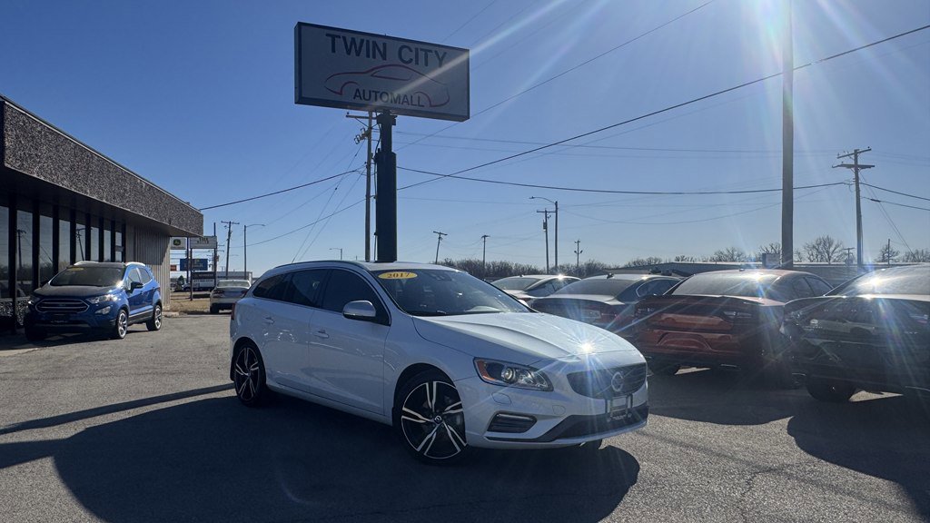 Used 2017 Volvo V60 T6 R-Design Platinum w/ Climate Package image 1