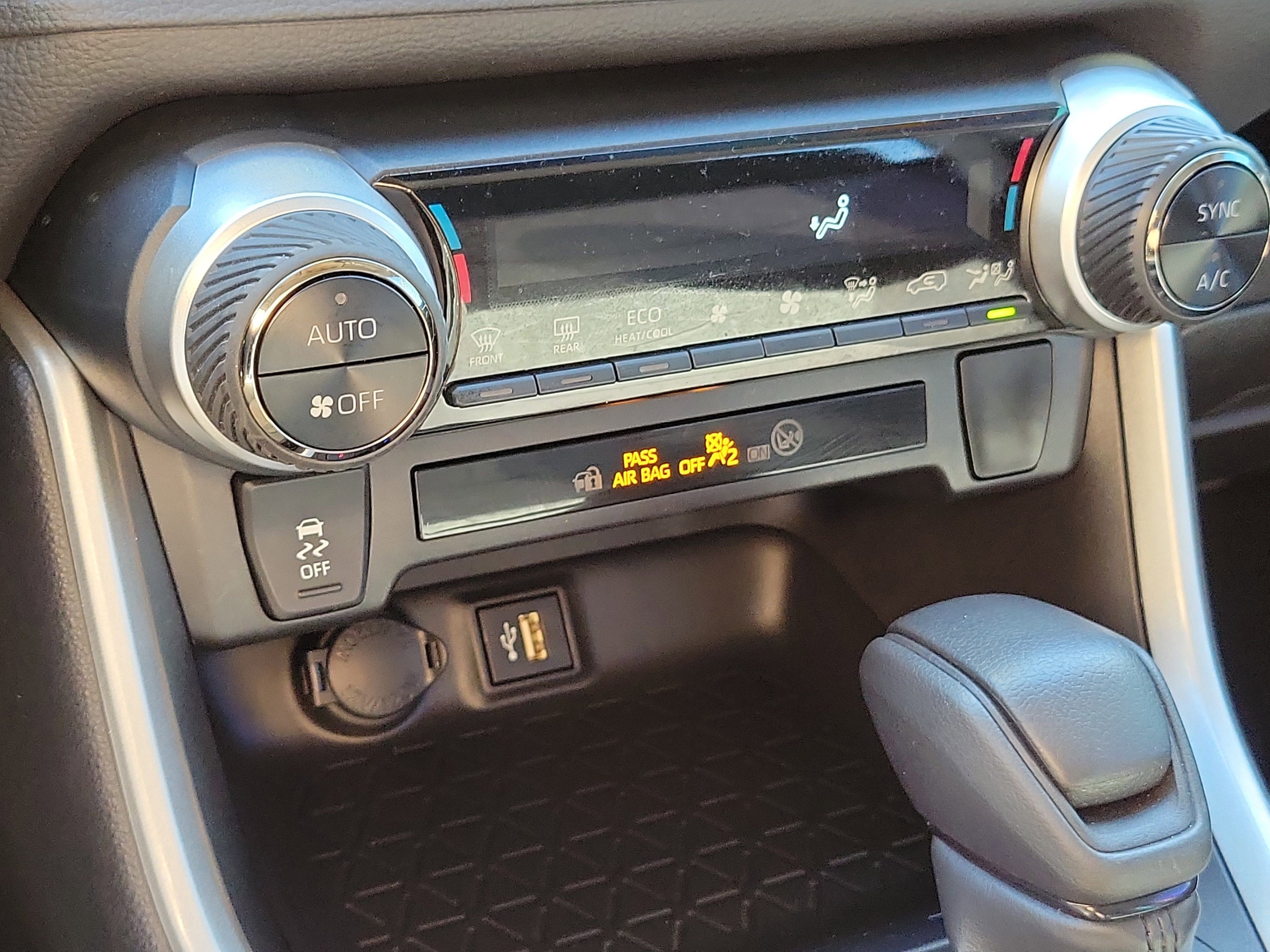 Used 2024 Toyota RAV4 XLE image 29