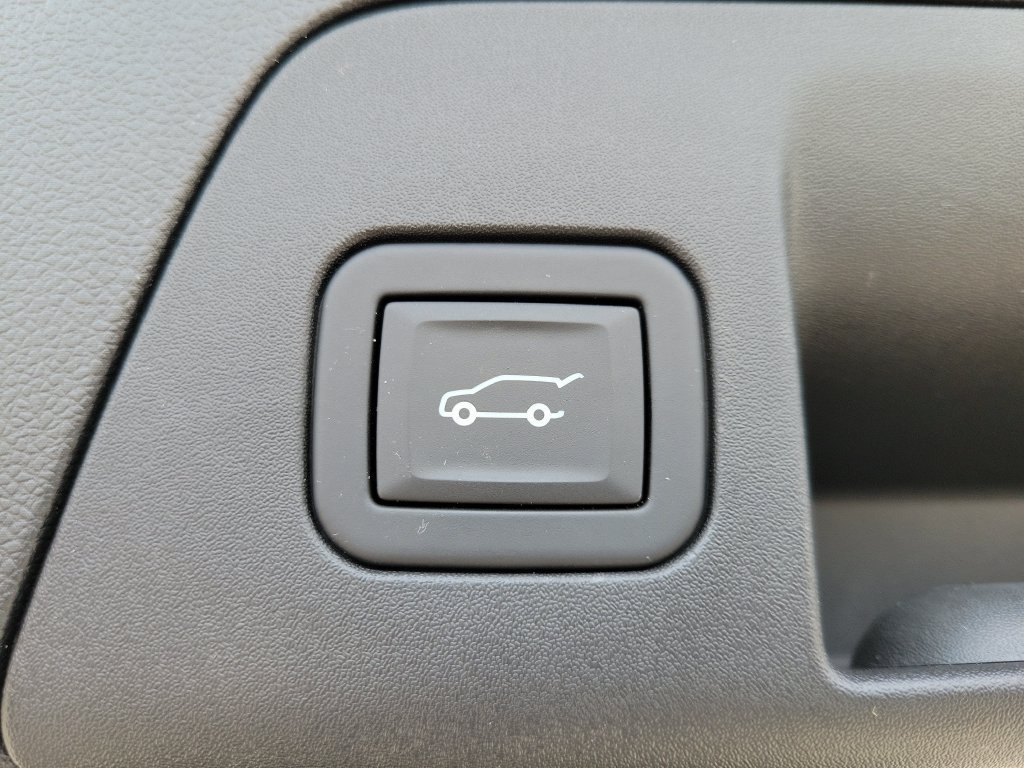 Used 2023 Buick Envision Avenir AWD/4WD image 9
