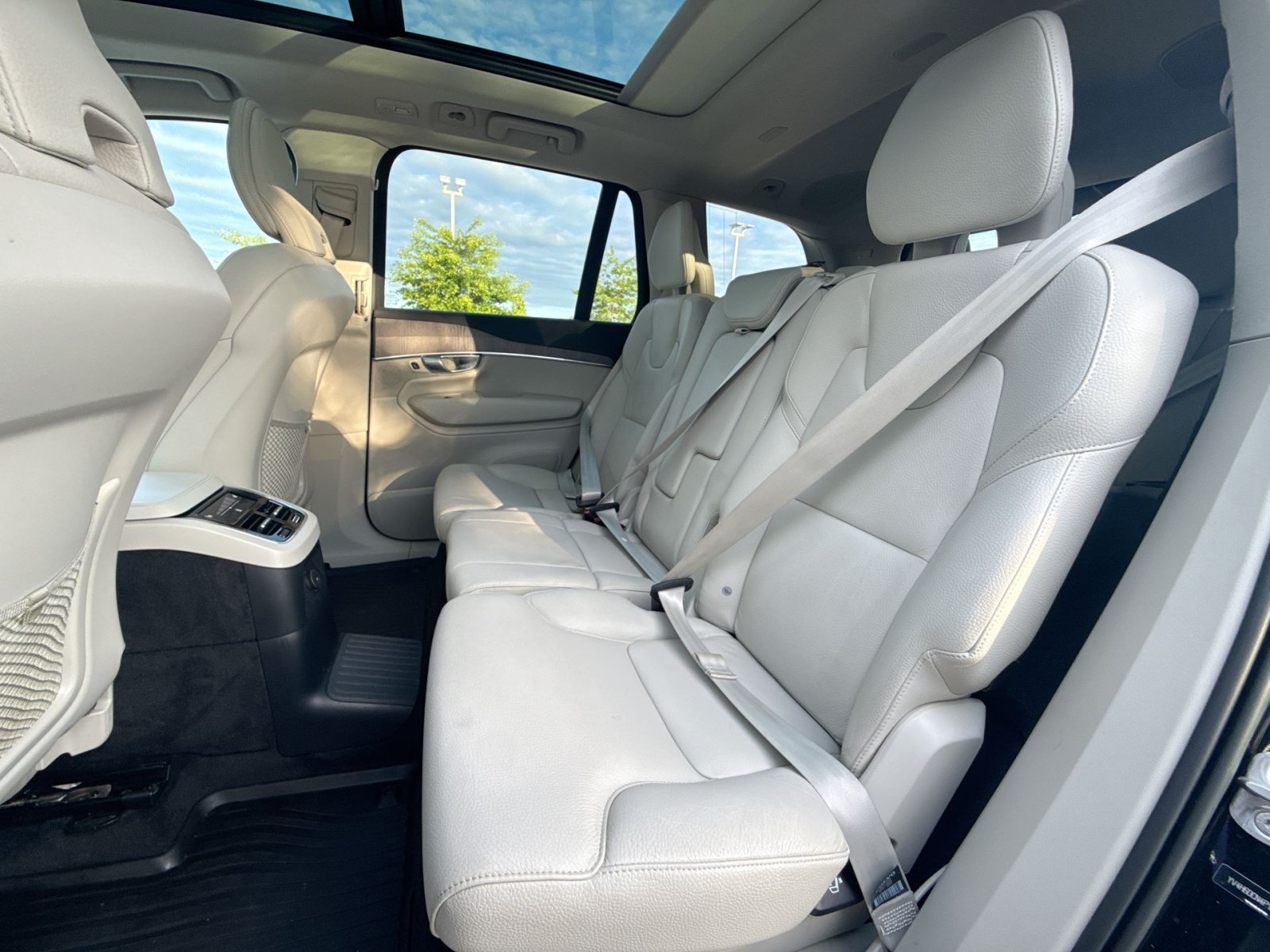 Certified 2023 Volvo XC90 T8 Plus w/ Protection Package Premier AWD/4WD image 25