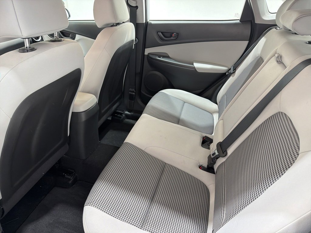 Used 2022 Hyundai Kona SE image 21
