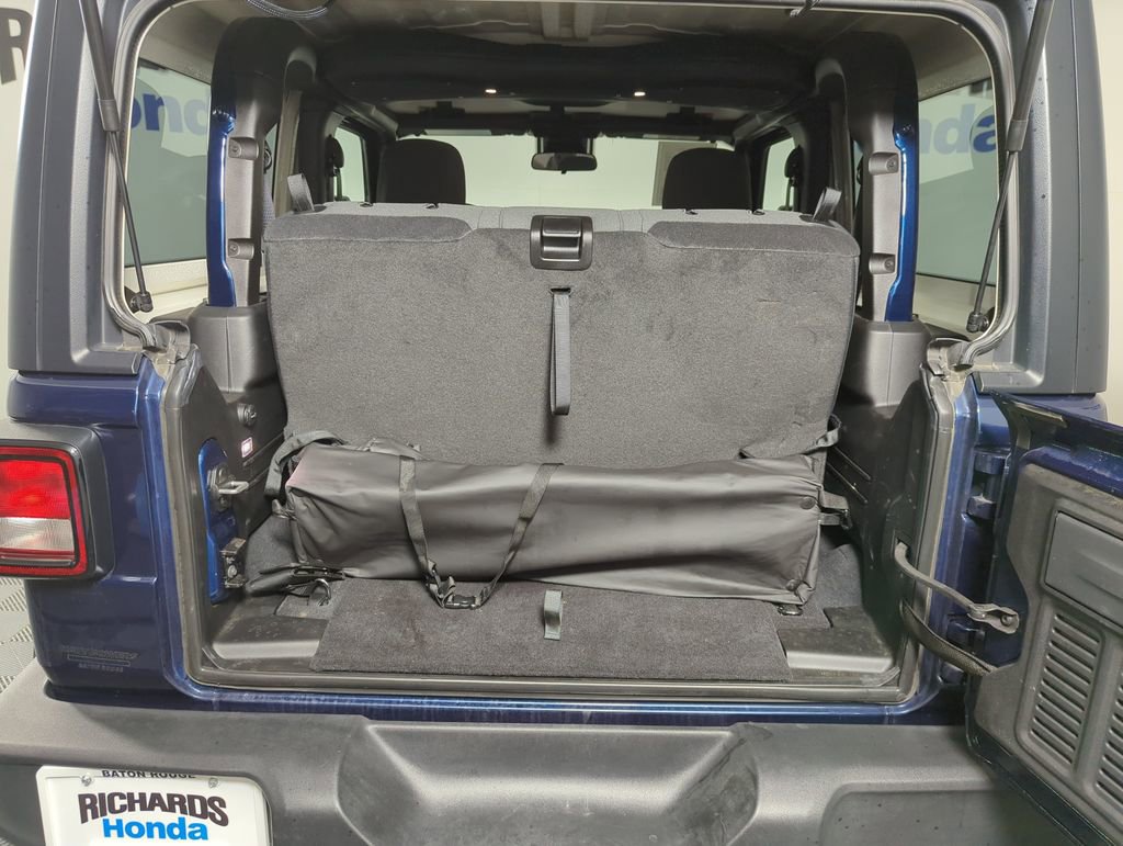 Used 2025 Jeep Wrangler Sport image 18