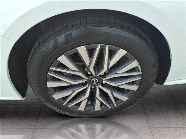 Used 2025 Nissan Altima 2.5 SV AWD/4WD image 13