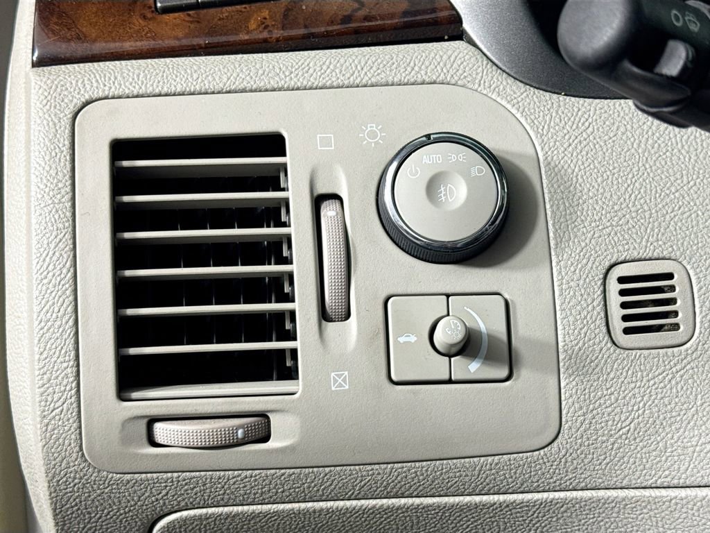 Used 2009 Cadillac DTS image 10