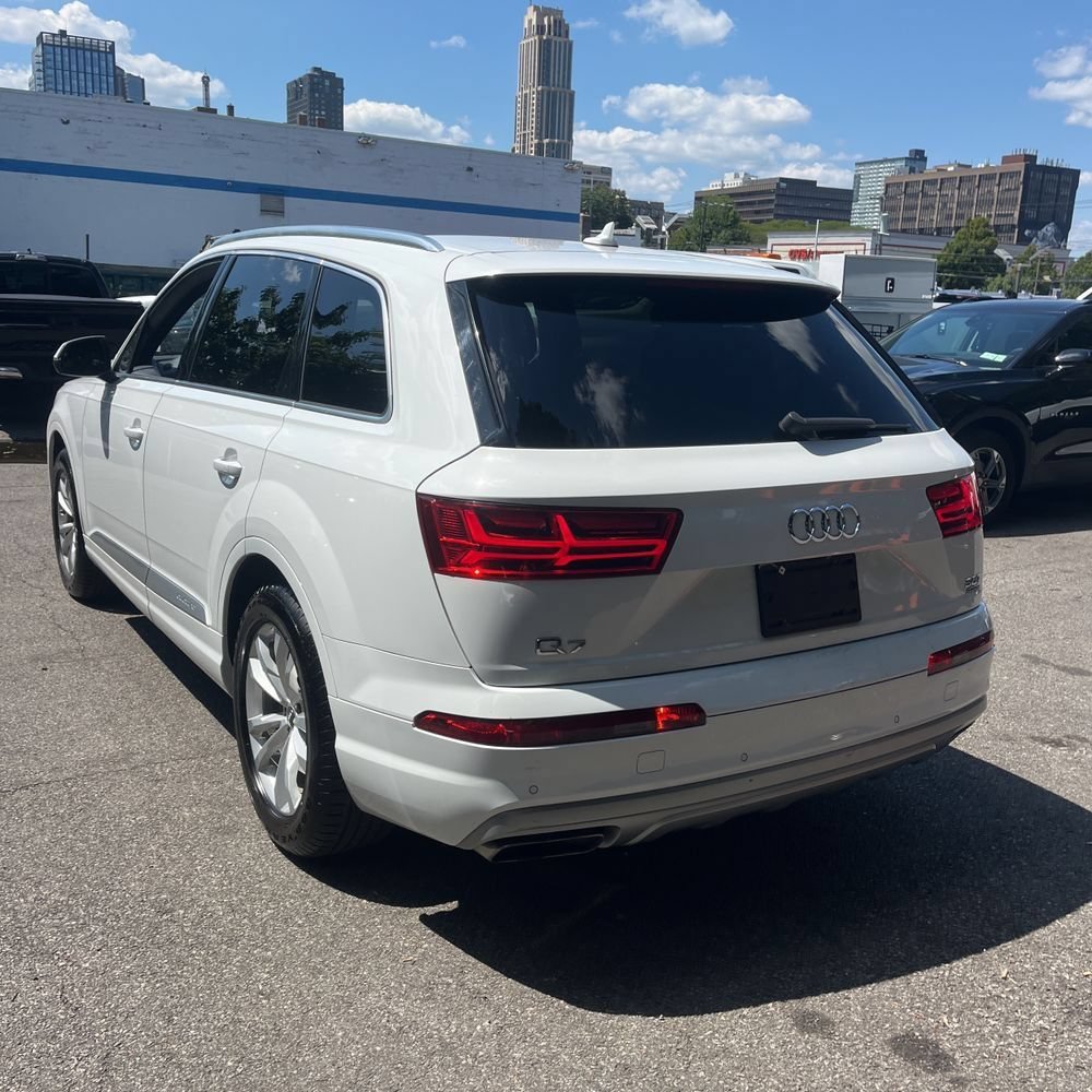 Used 2018 Audi Q7 3.0T Premium Plus w/ Premium Plus Package AWD/4WD image 4
