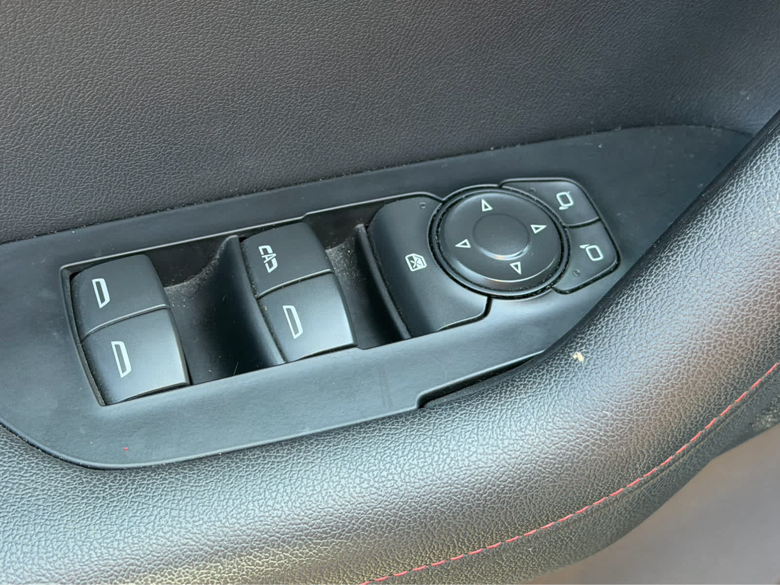 Used 2021 Chevrolet Blazer RS w/ Enhanced Convenience Package AWD/4WD image 2