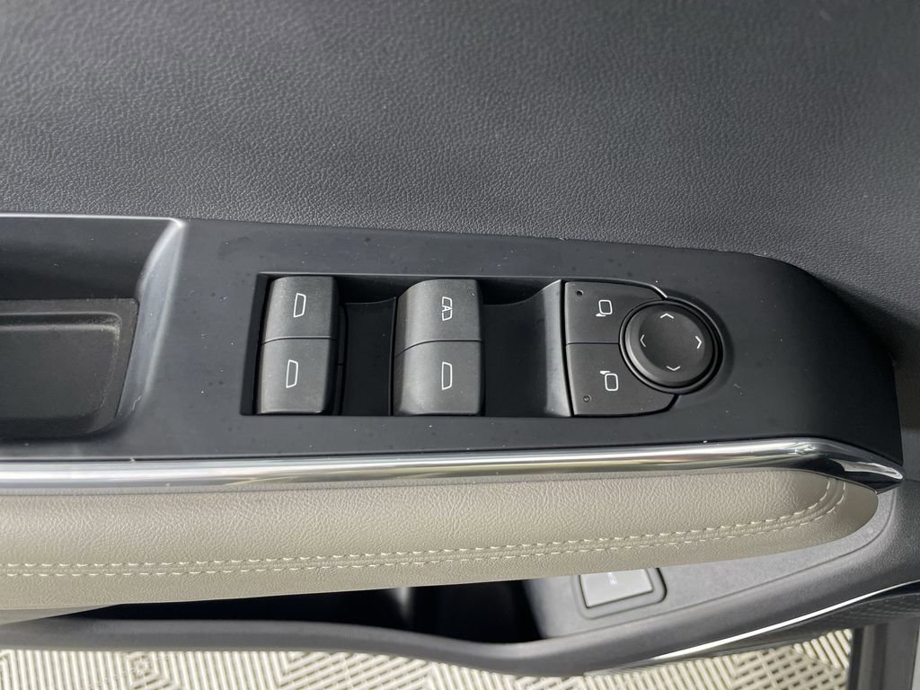 Used 2024 GMC Acadia Elevation image 22