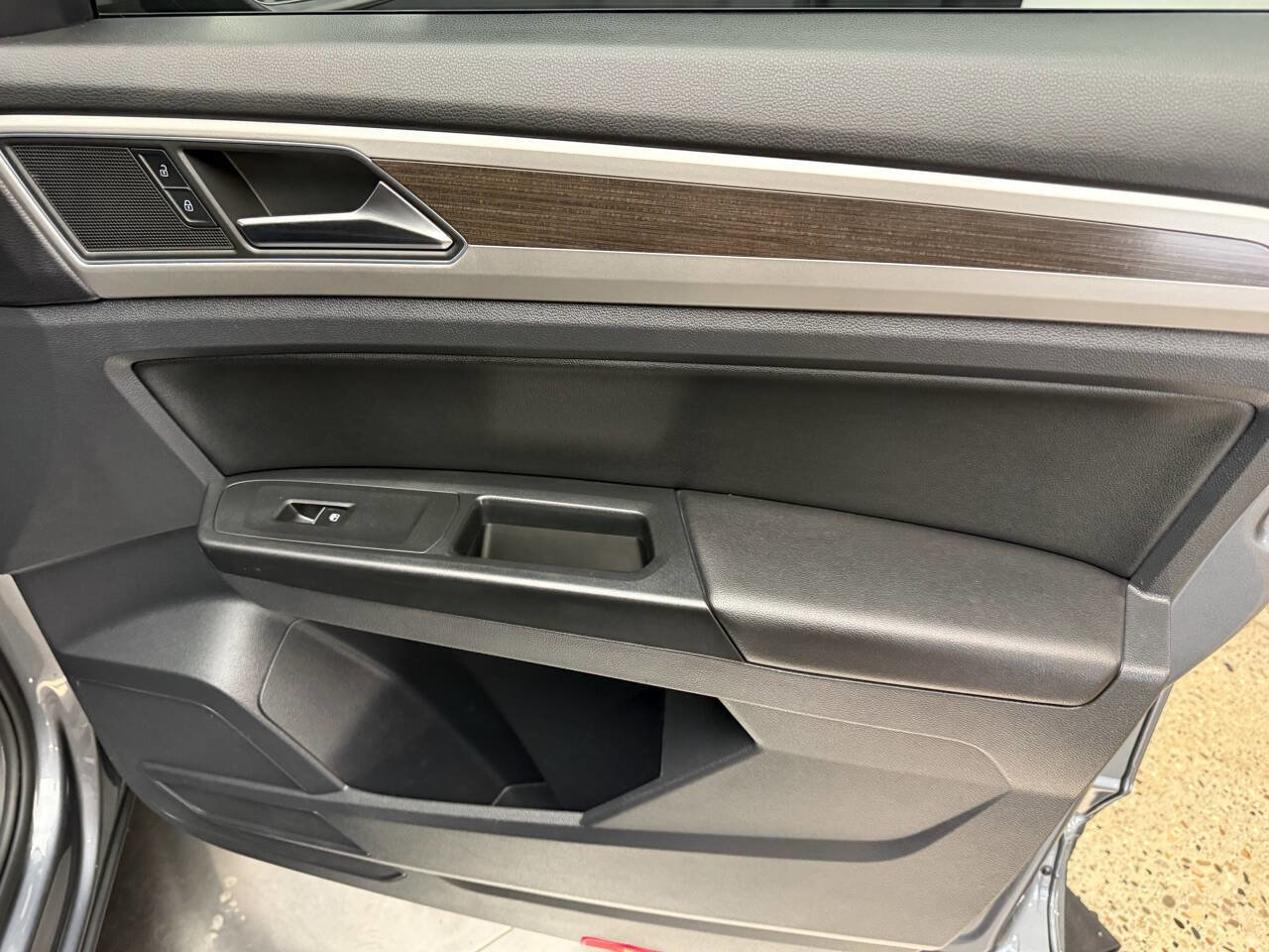 Used 2019 Volkswagen Atlas SE w/ Panoramic Sunroof Package image 24