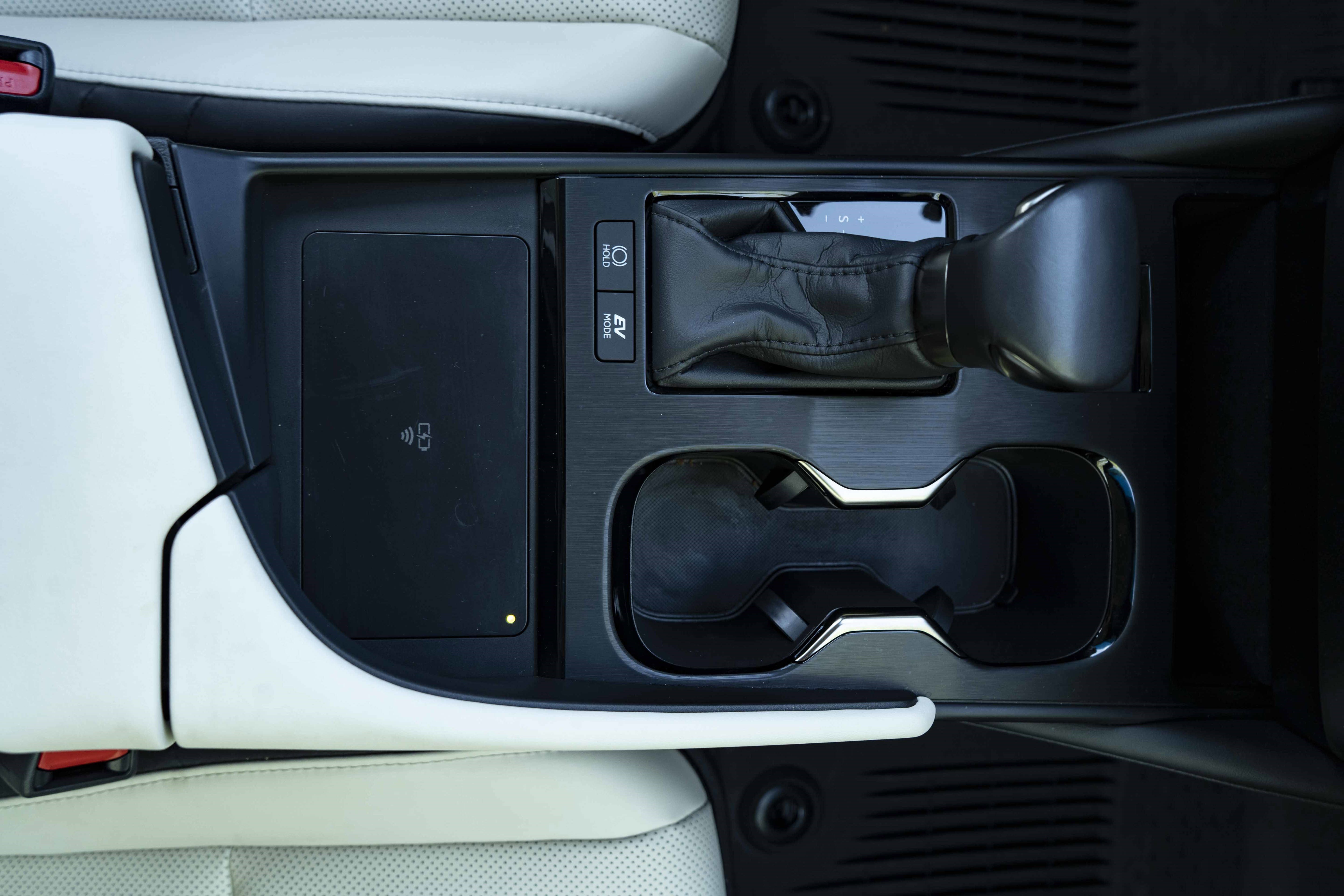 Used 2025 Lexus ES 300h w/ Premium Package image 28