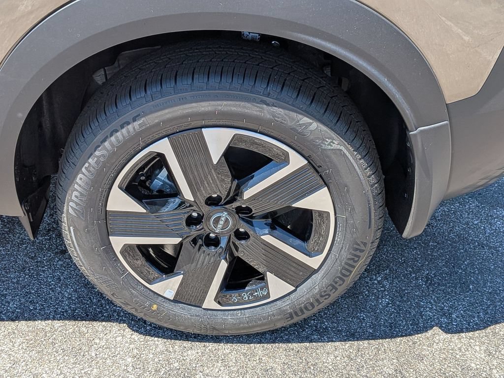 New 2026 Nissan Kicks SV w/ Cold Weather Package AWD/4WD image 13