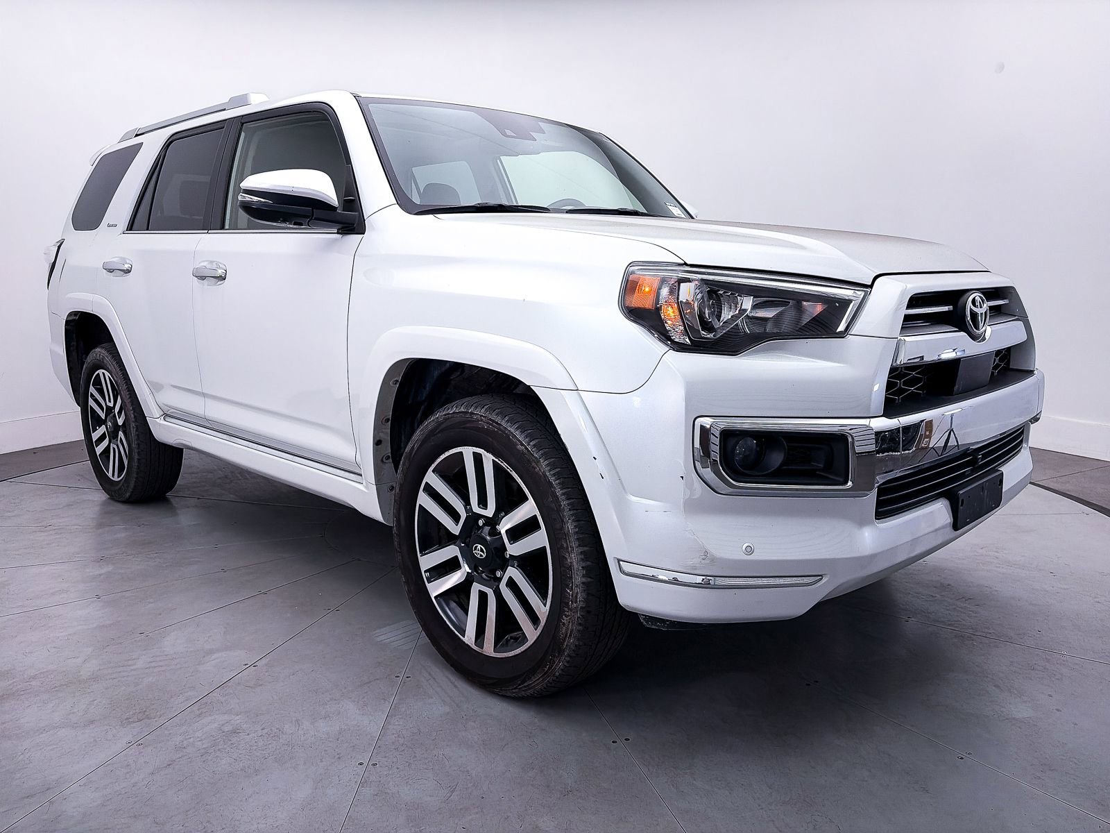 Used 2024 Toyota 4Runner Limited AWD/4WD image 12