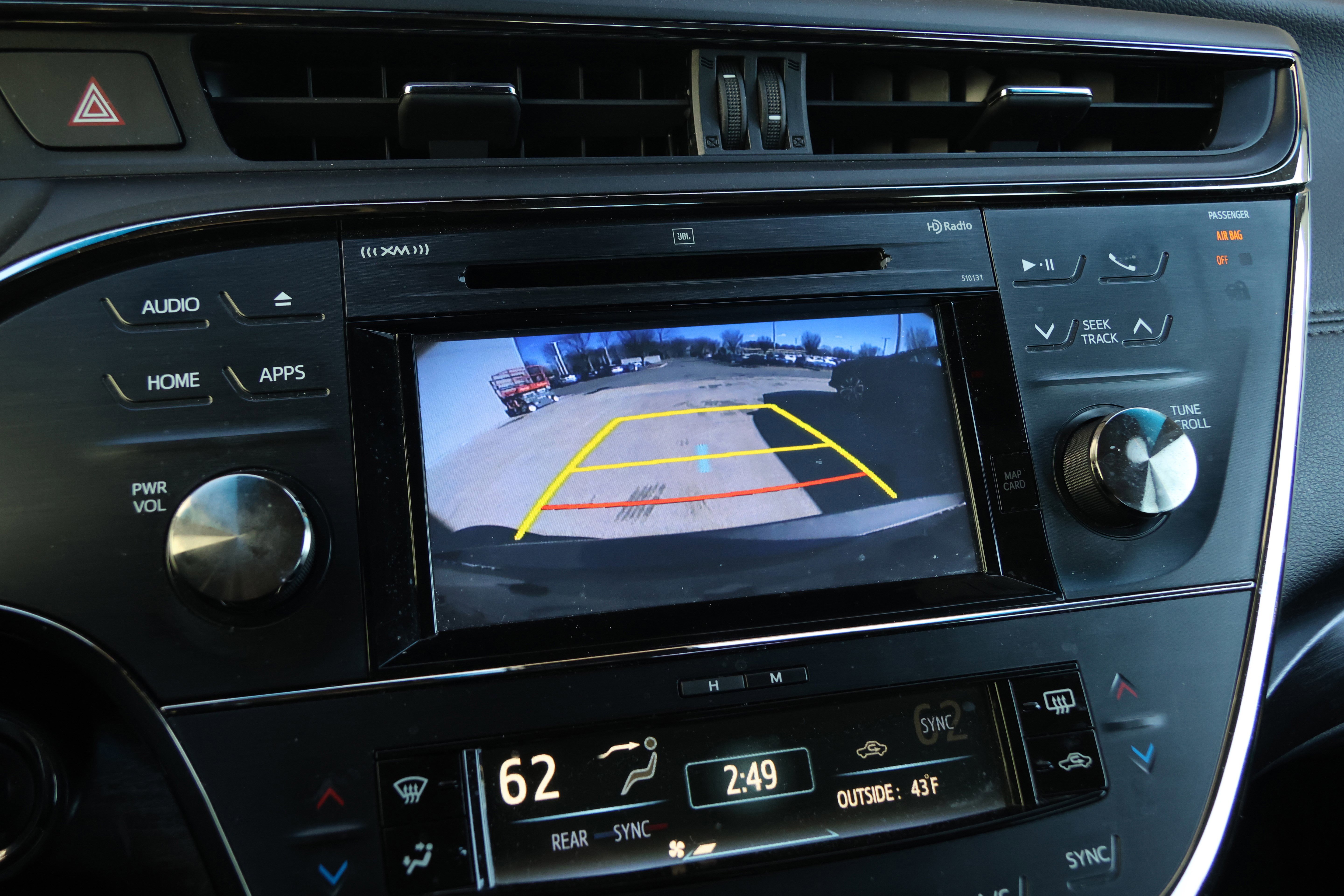 Used 2017 Toyota Avalon Limited image 24