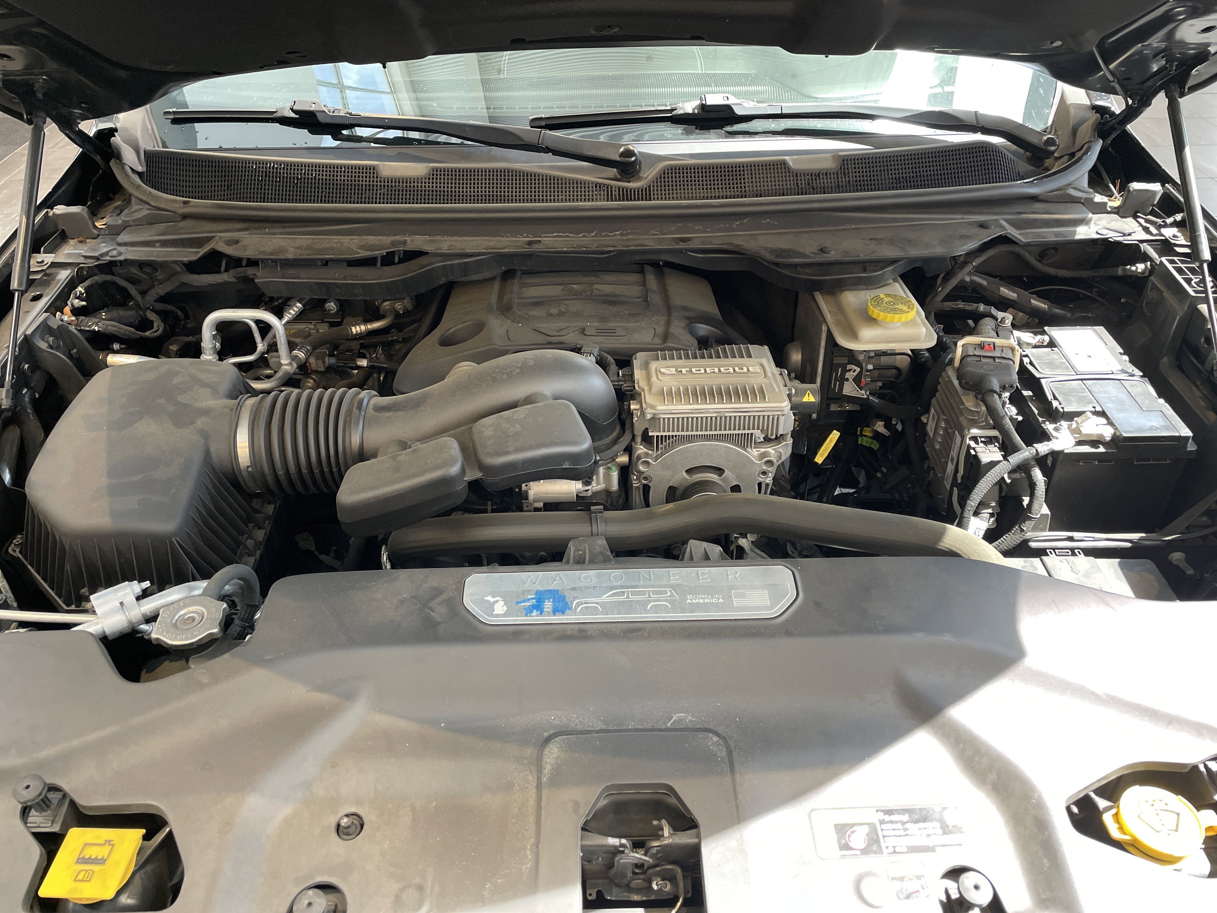 Used 2023 Jeep Wagoneer 4WD w/ Convenience Group I image 39