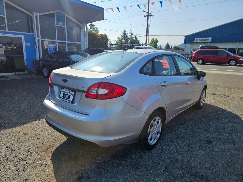 Used 2013 Ford Fiesta SE image 7