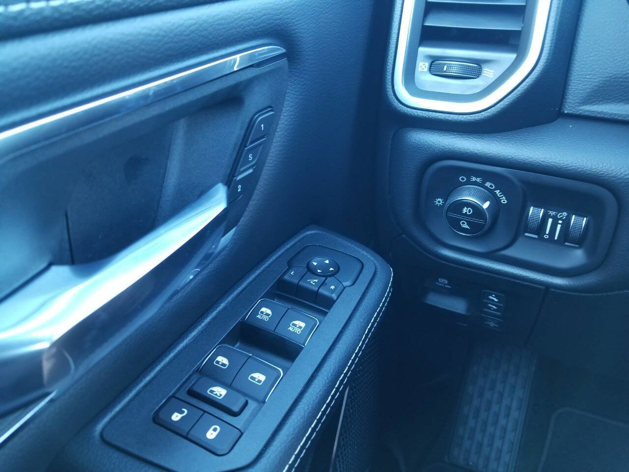 New 2026 RAM 1500 Laramie w/ Bed Utility Group image 35