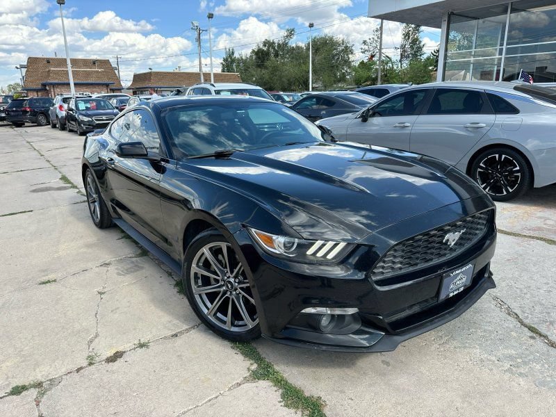Used 2017 Ford Mustang Coupe RWD image 1