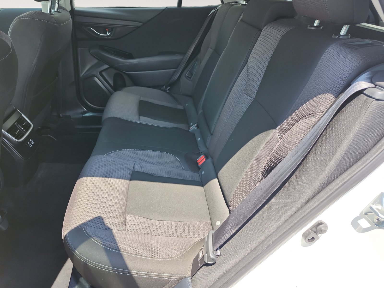 Used 2025 Subaru Outback Premium AWD/4WD image 13