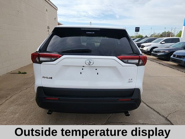 Used 2024 Toyota RAV4 LE AWD/4WD image 8