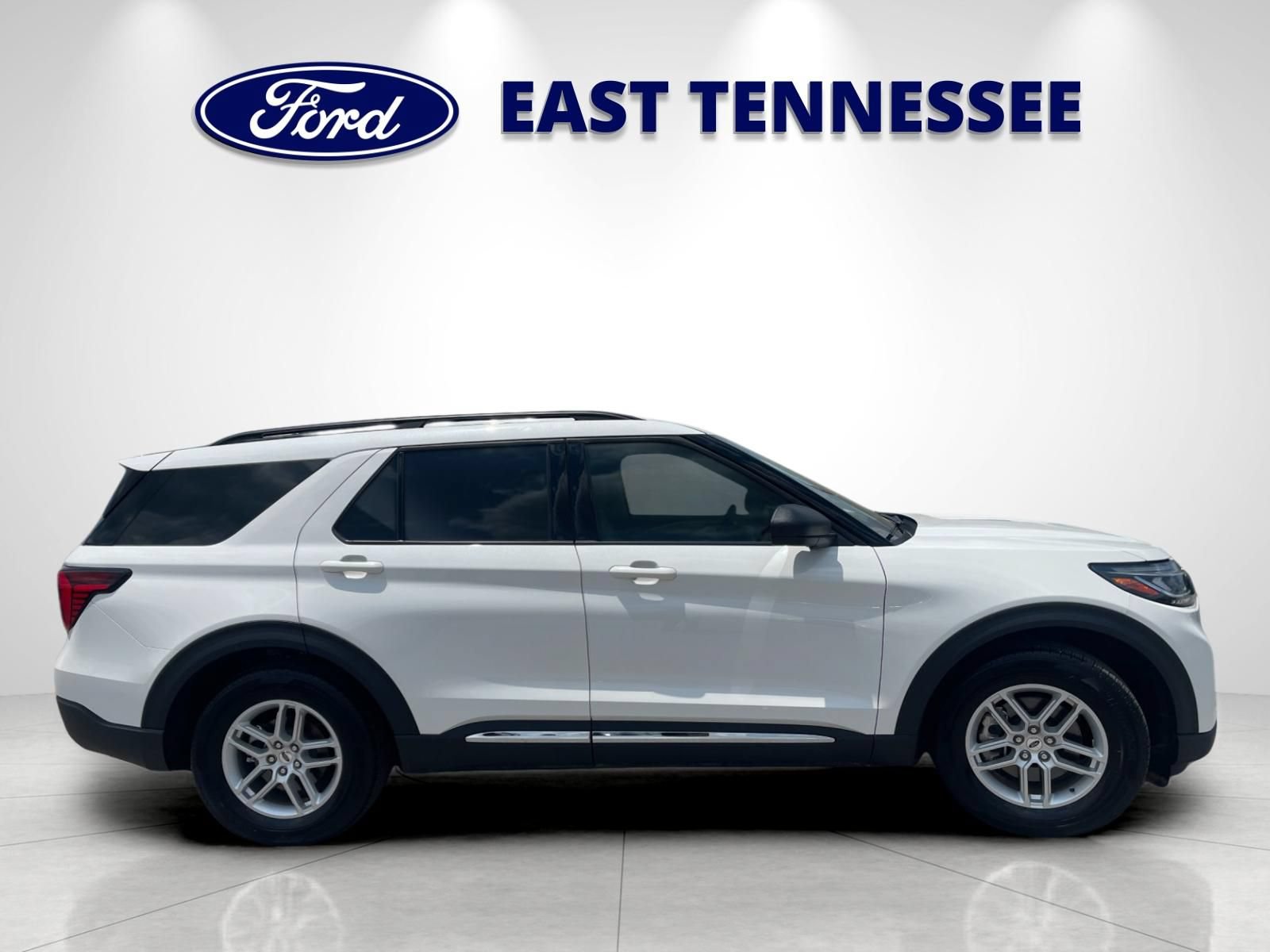 Used 2025 Ford Explorer Active w/ Active Comfort Package RWD image 2
