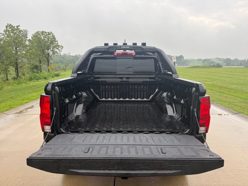 Used 2024 Chevrolet Colorado LT w/ LT Convenience Package RWD image 5