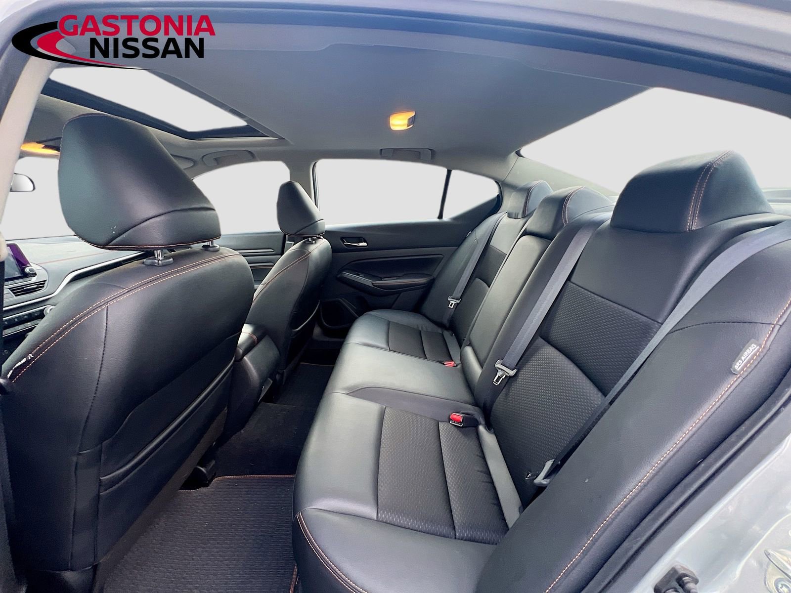 Used 2021 Nissan Altima 2.5 SR w/ SR Premium Package image 32