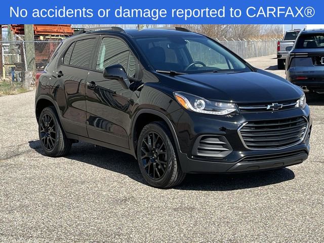 Certified 2022 Chevrolet Trax LT w/ Midnight Edition image 8