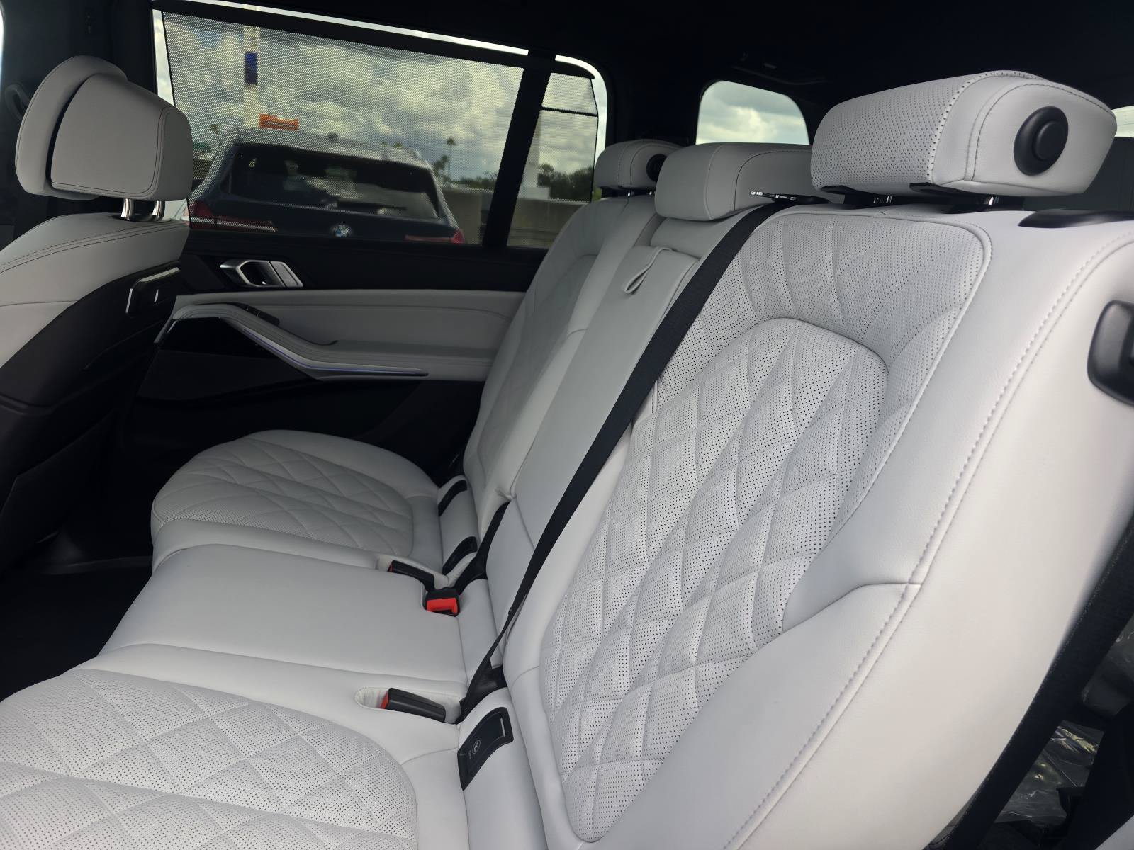 New 2027 BMW X7 xDrive40i AWD/4WD image 13