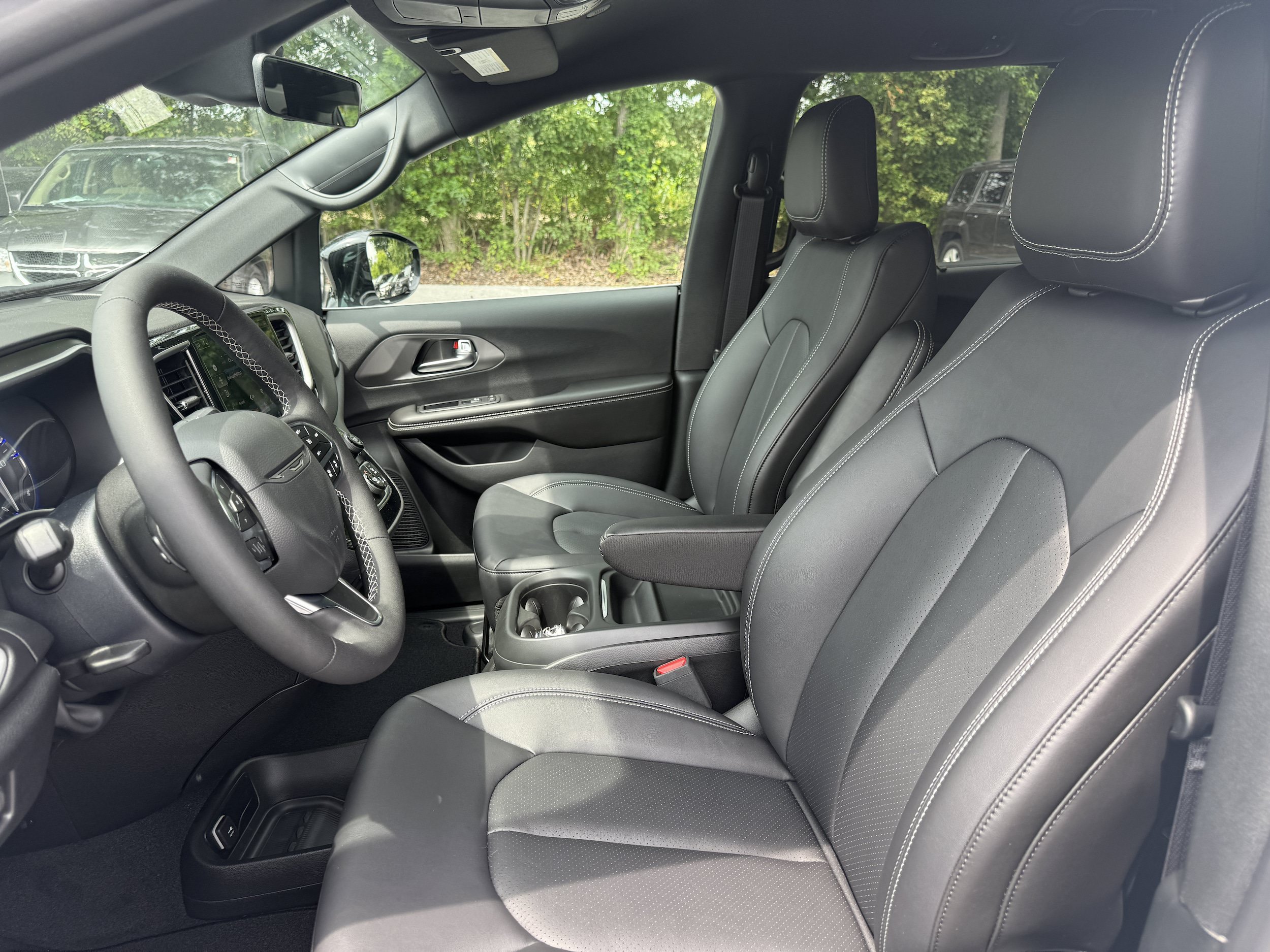 New 2027 Chrysler Pacifica LX FWD image 14