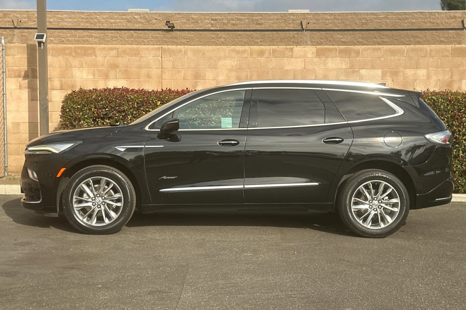 Certified 2023 Buick Enclave Avenir image 7