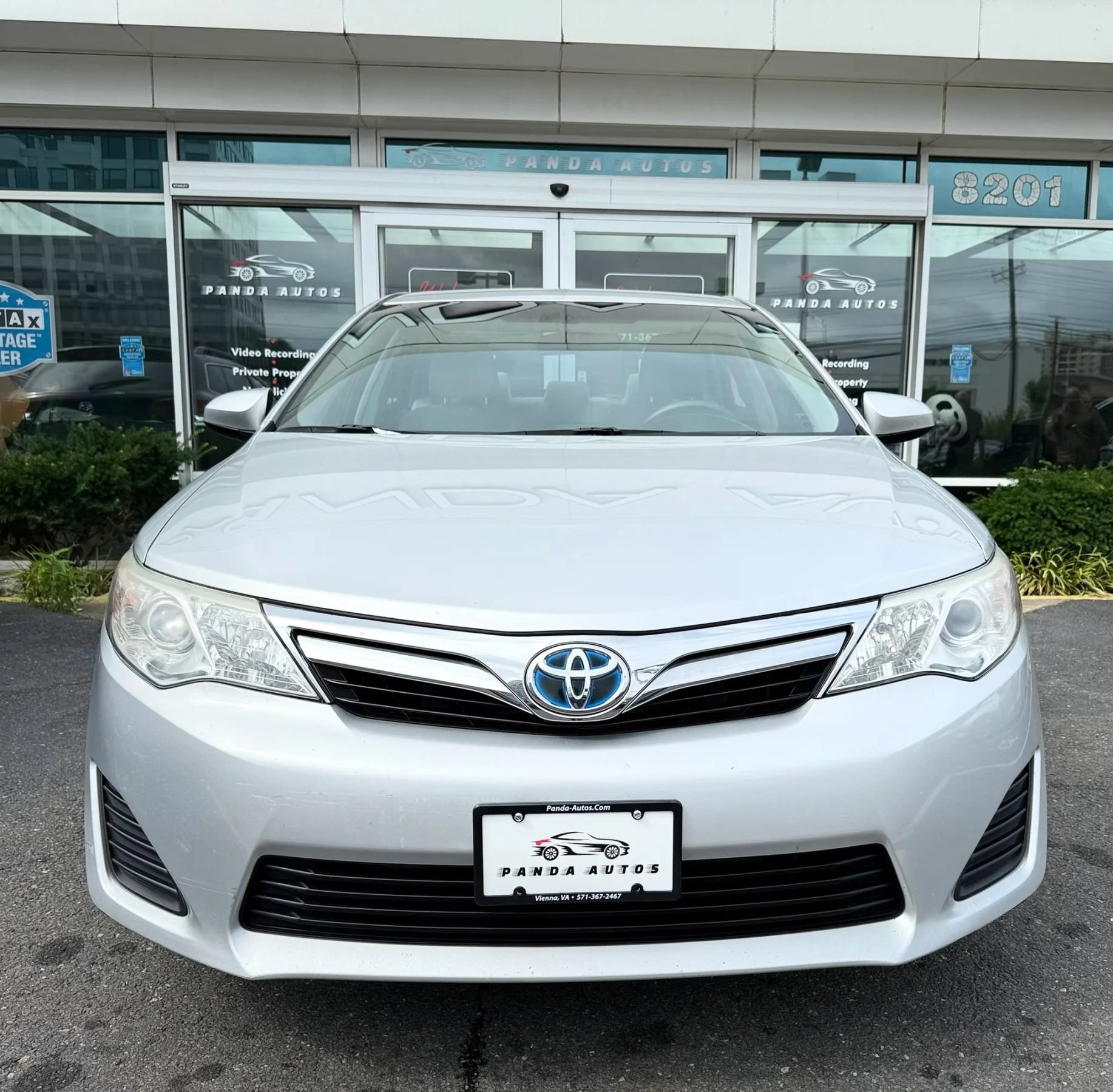 Used 2014 Toyota Camry LE FWD image 2