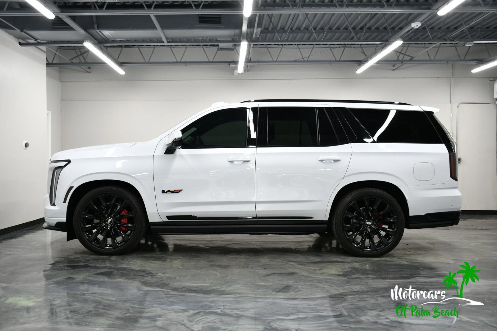 Used 2026 Cadillac Escalade V w/ LPO, ONYX Package image 4