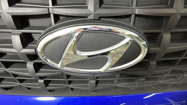 Certified 2025 Hyundai Venue SE FWD image 8