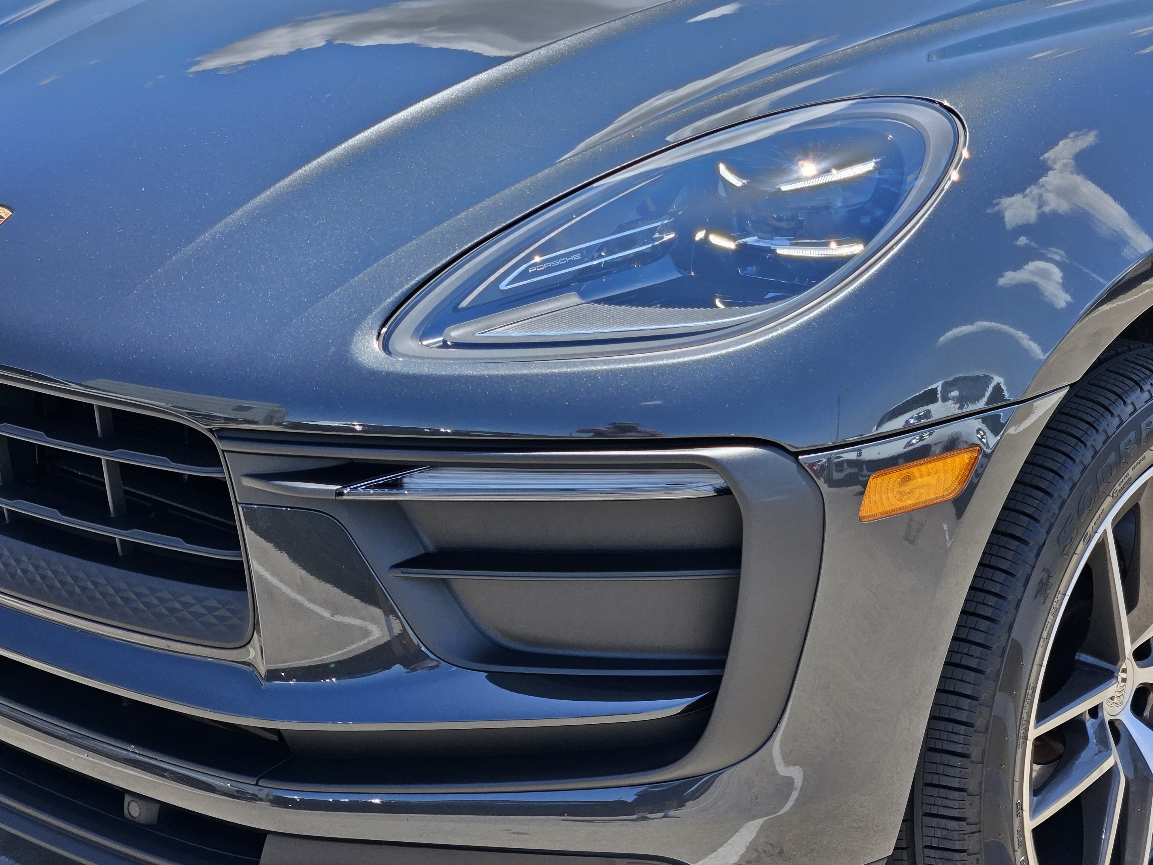 Certified 2026 Porsche Macan AWD/4WD image 12