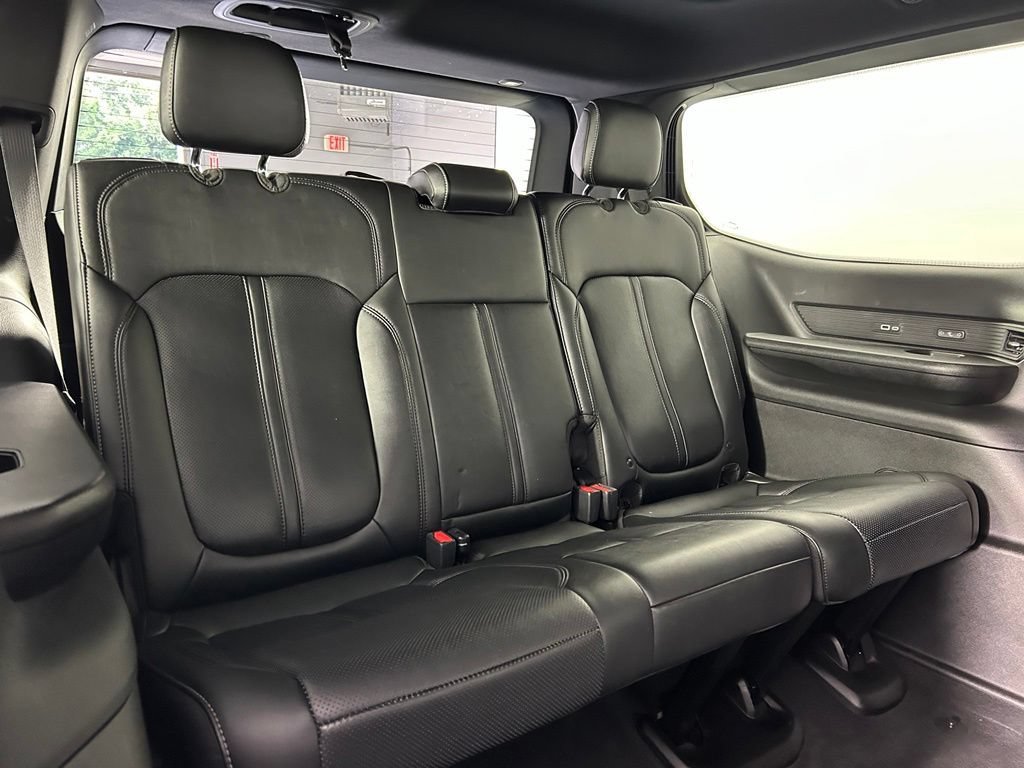 Used 2023 Jeep Wagoneer Series II AWD/4WD image 14