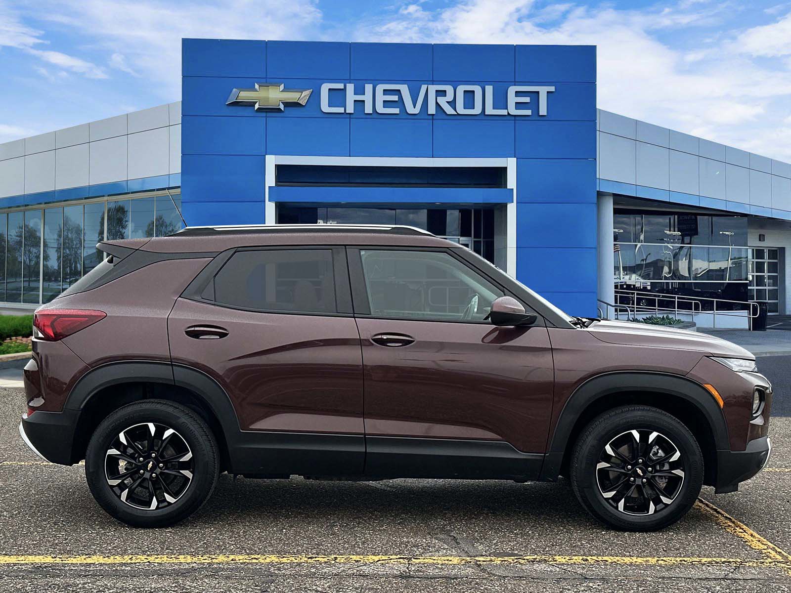 Certified 2023 Chevrolet TrailBlazer LT w/ Convenience Package AWD/4WD image 5
