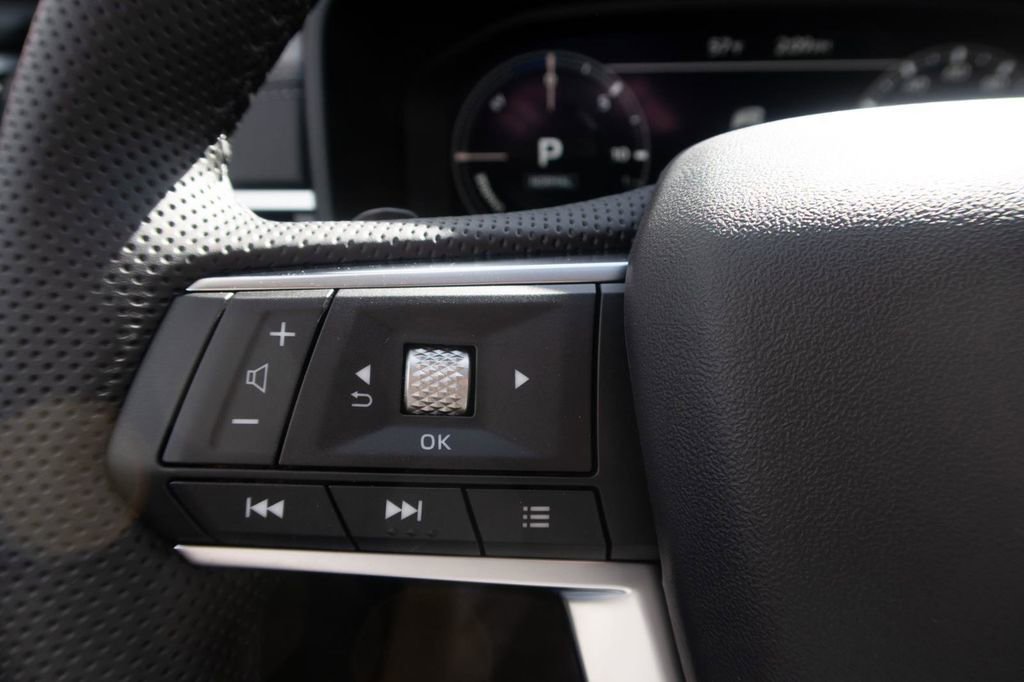 New 2025 Mitsubishi Outlander 4WD Plug-In Hybrid image 33