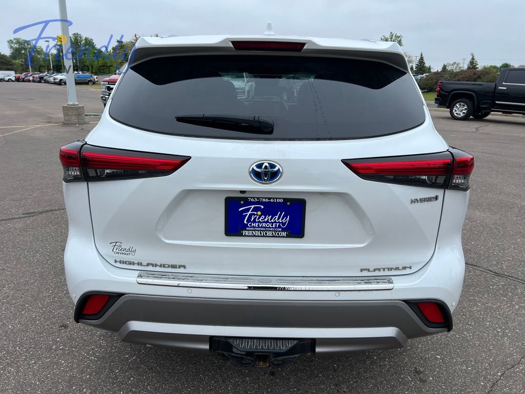 Used 2022 Toyota Highlander Platinum AWD/4WD image 4