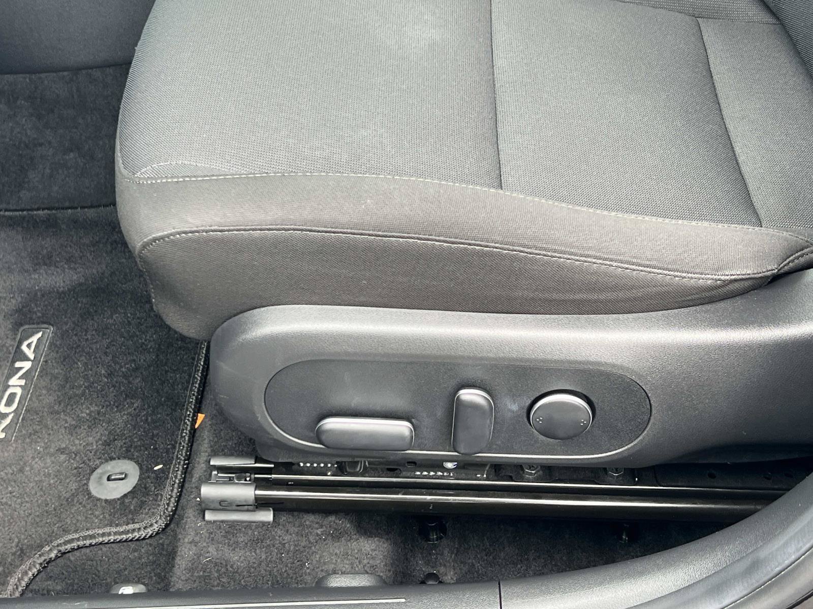 Used 2024 Hyundai Kona SEL w/ Convenience Package FWD image 19
