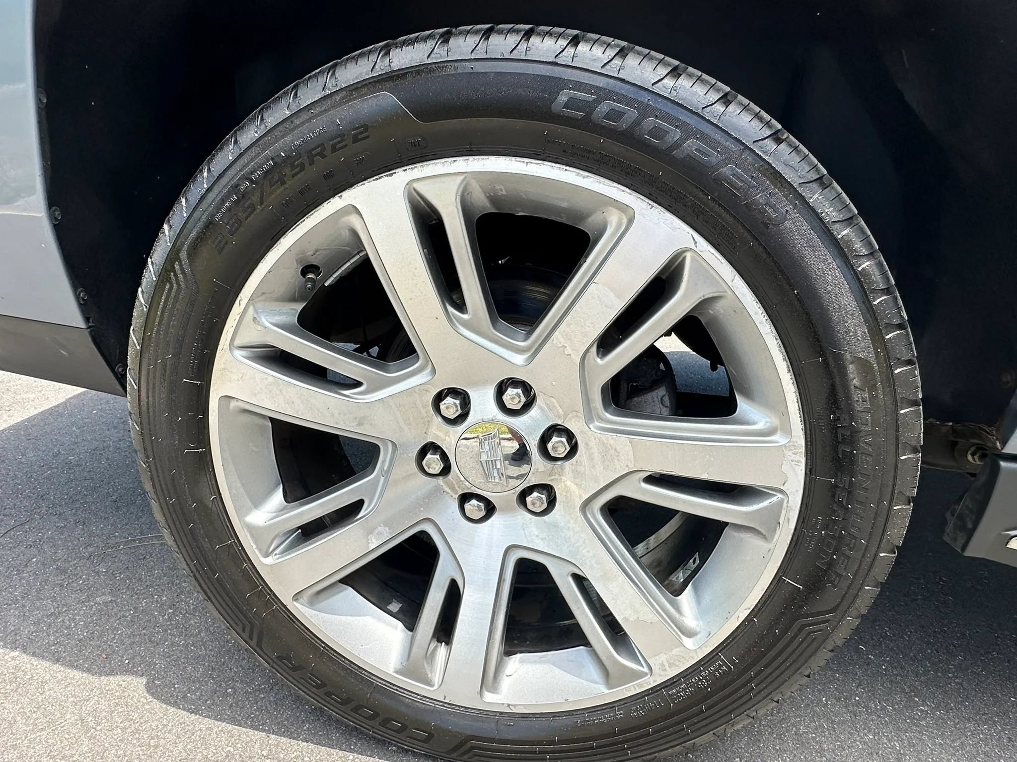 Used 2016 Cadillac Escalade ESV Luxury AWD/4WD image 25
