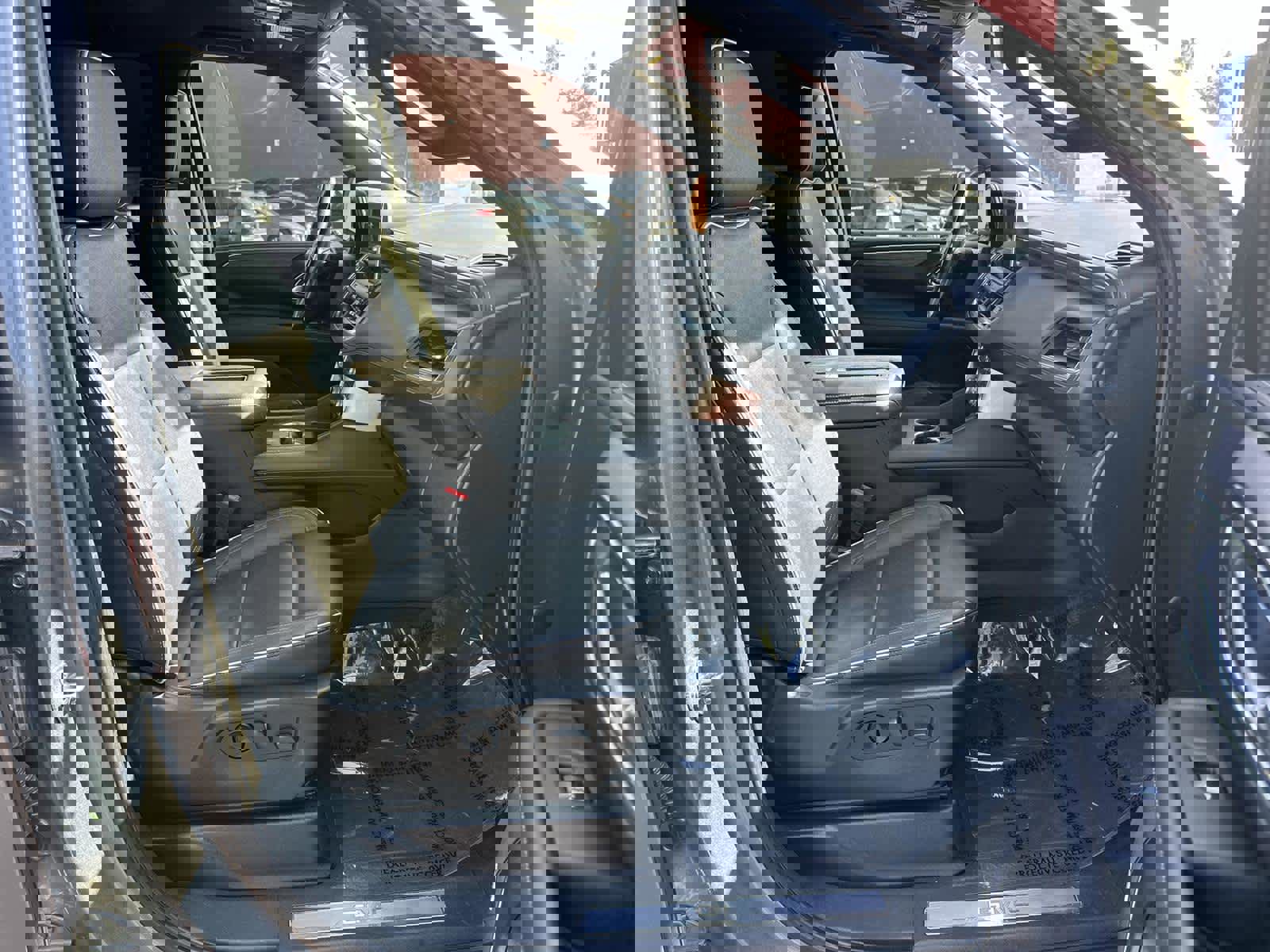 Used 2022 GMC Yukon XL SLT w/ SLT Luxury Package image 14