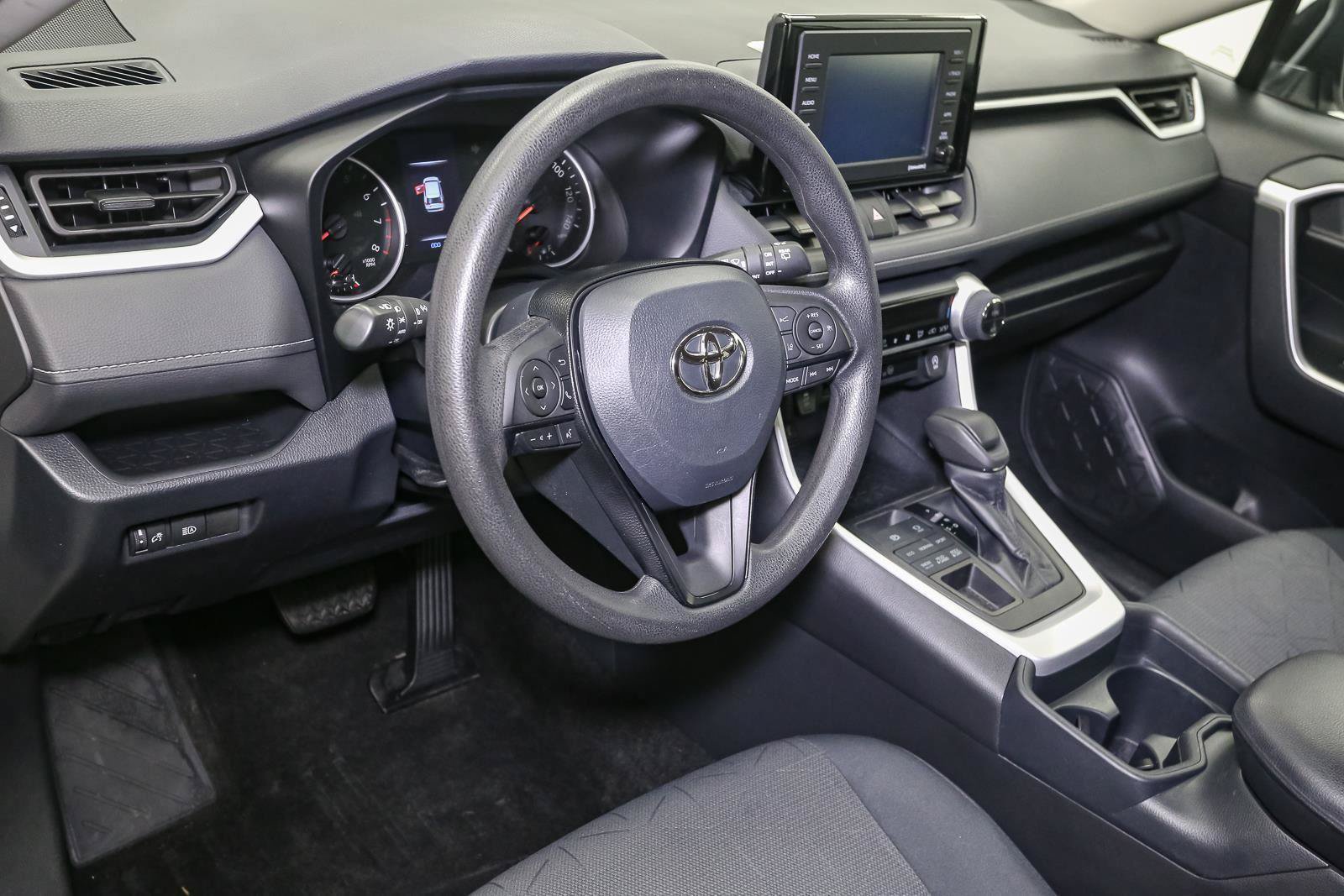 Used 2020 Toyota RAV4 XLE AWD/4WD image 21