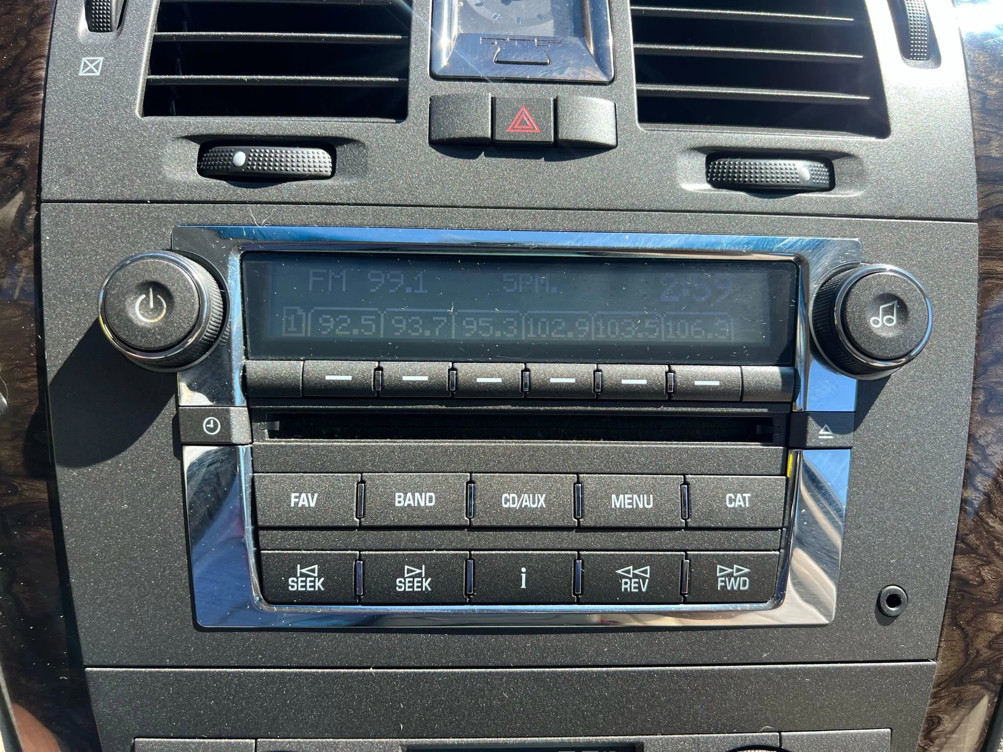 Used 2009 Cadillac DTS w/ Trunk Convenience Package FWD image 52