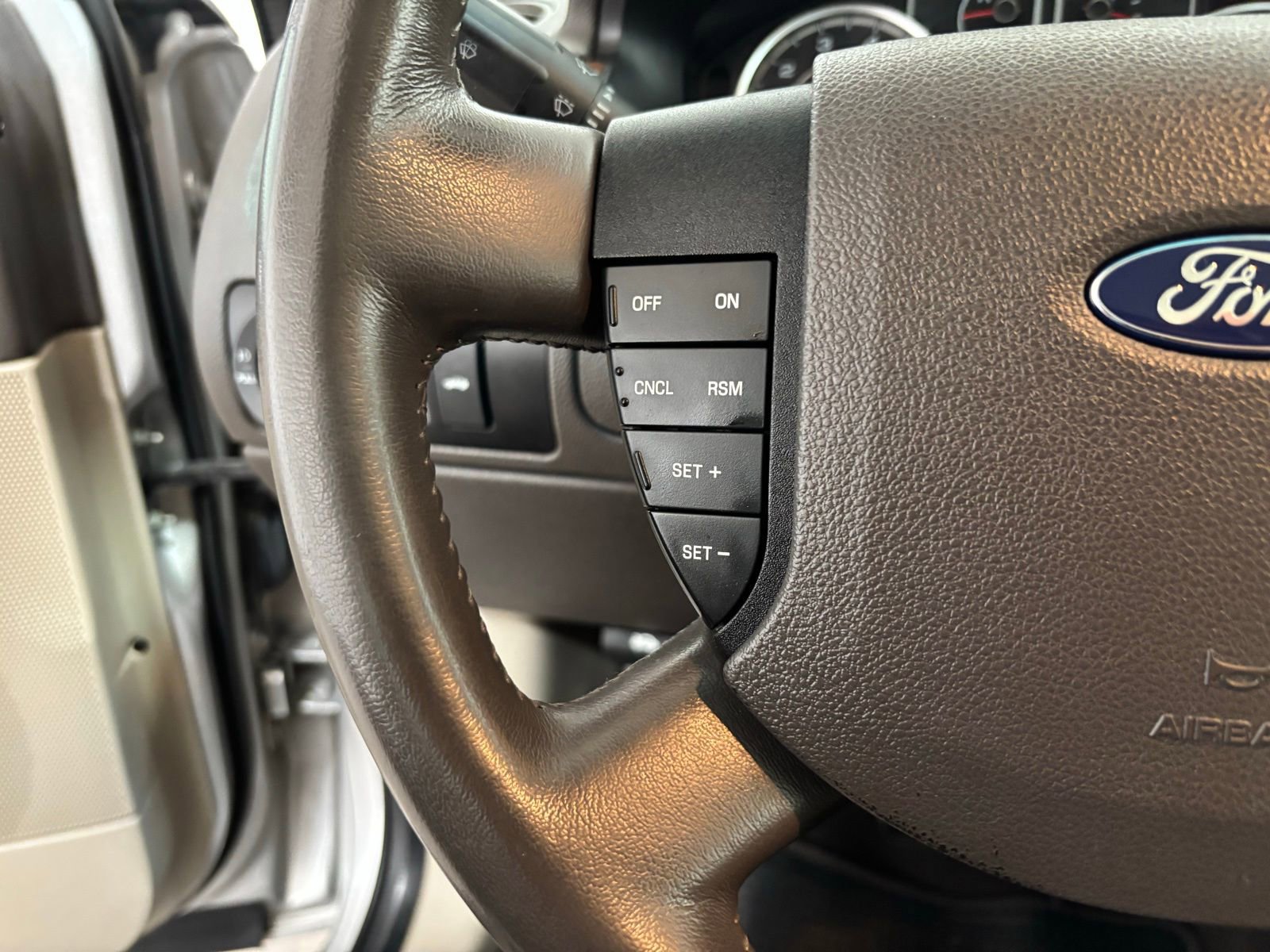 Used 2009 Ford Taurus SEL image 21