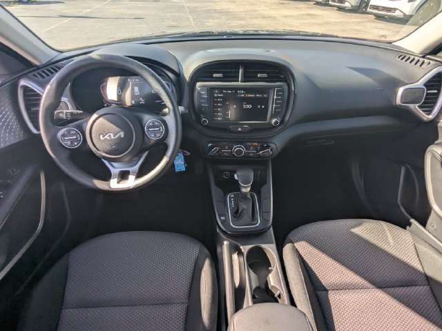 Certified 2025 Kia Soul LX w/ LX Technology Package FWD image 15