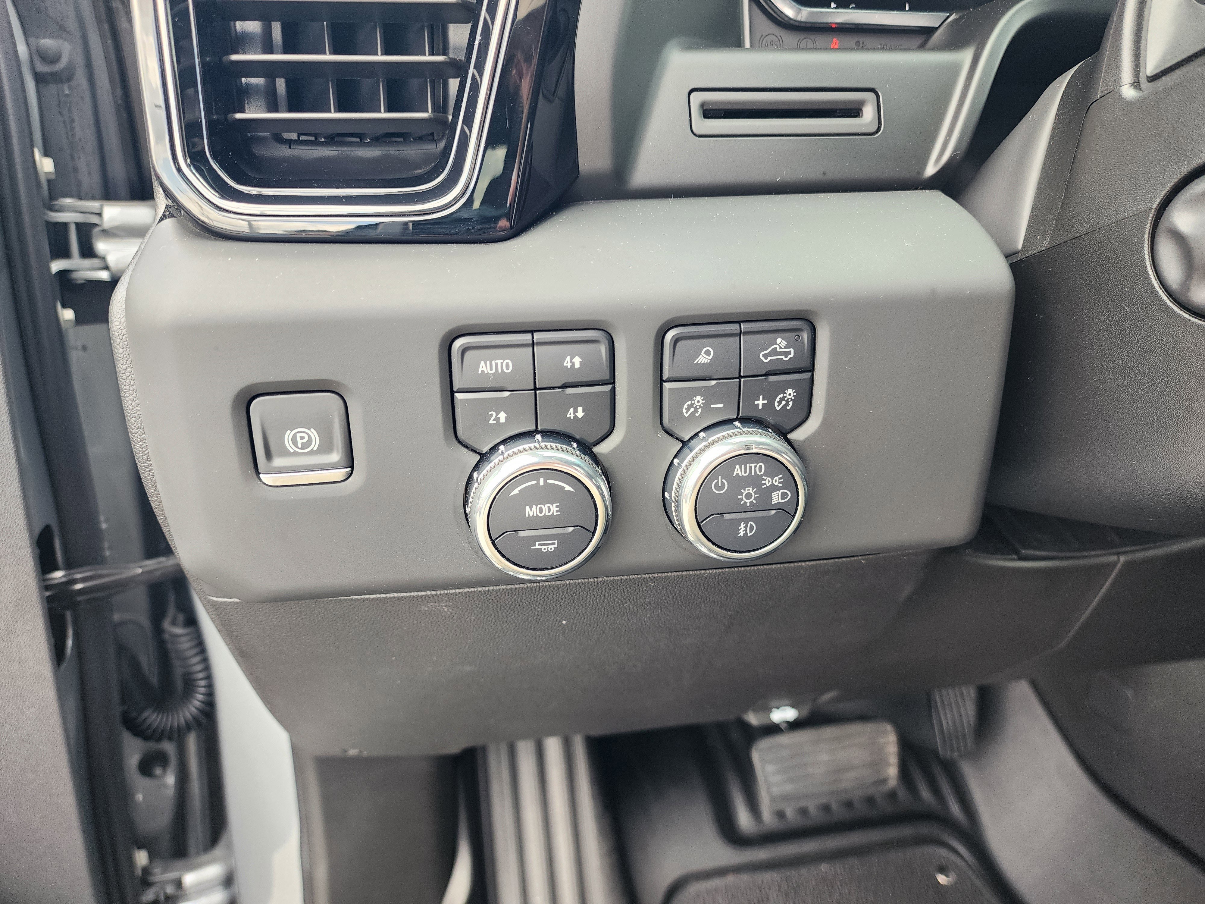 Used 2025 GMC Sierra 1500 AT4 w/ AT4 Premium Package image 23