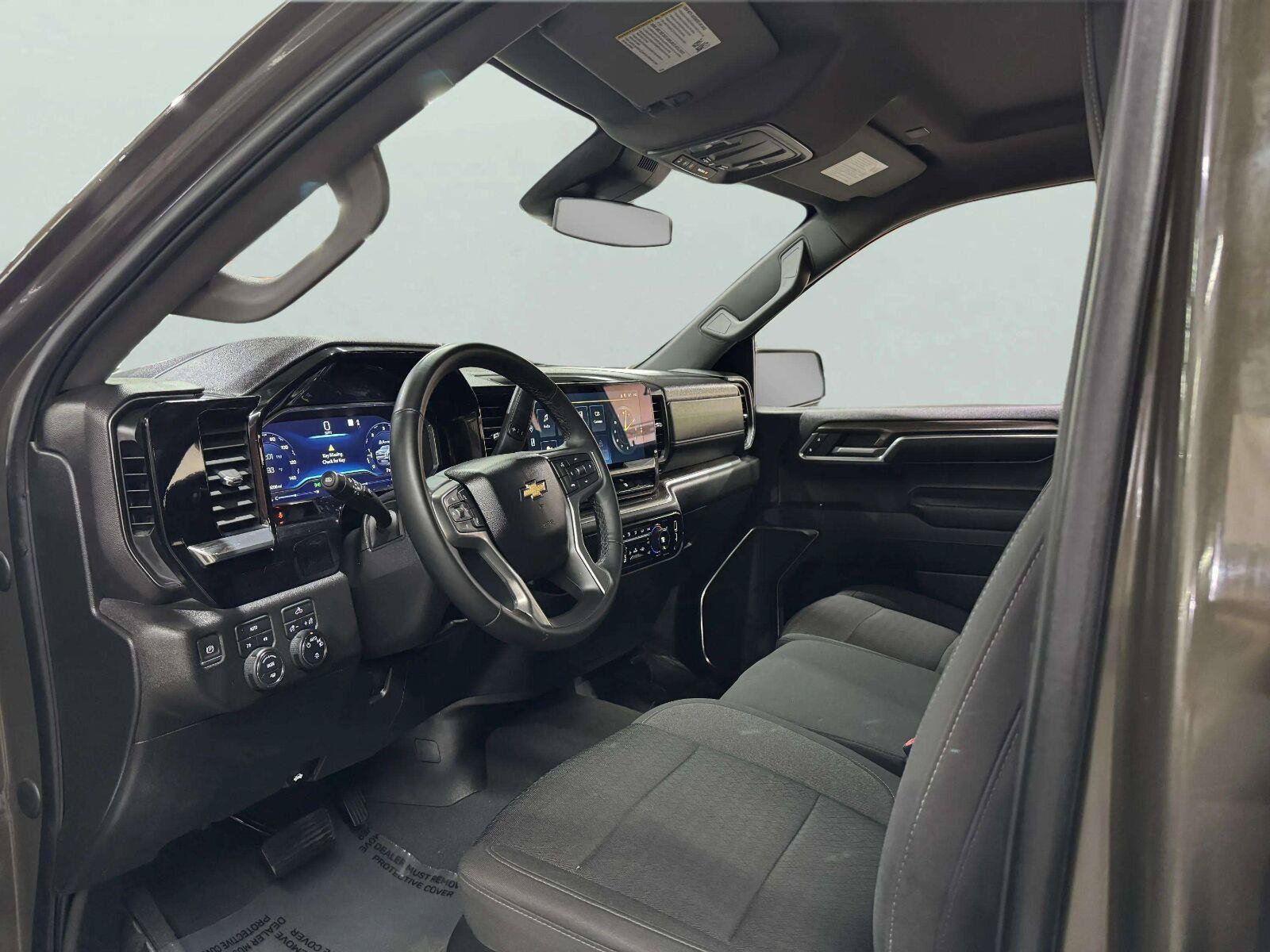 Used 2023 Chevrolet Silverado 1500 LT AWD/4WD image 27