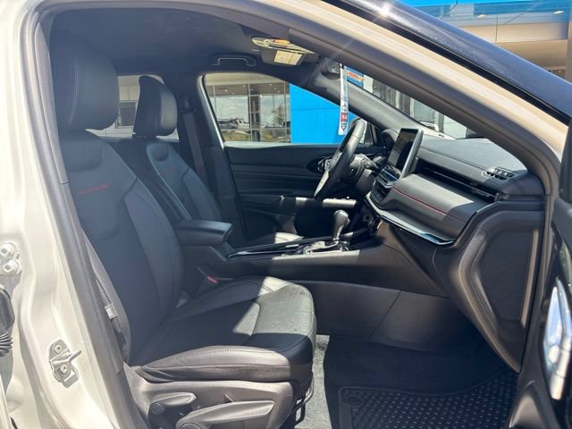 Used 2025 Jeep Compass Trailhawk AWD/4WD image 20